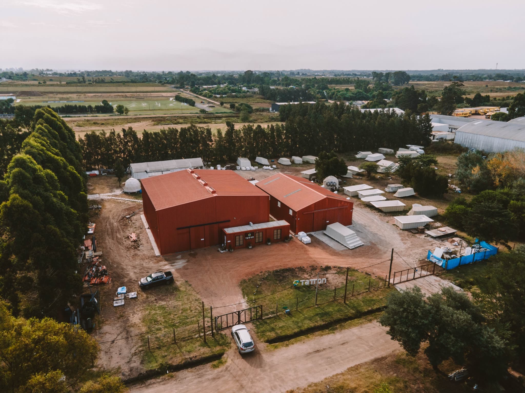 Tatton Galpones — Vista aérea del conjunto